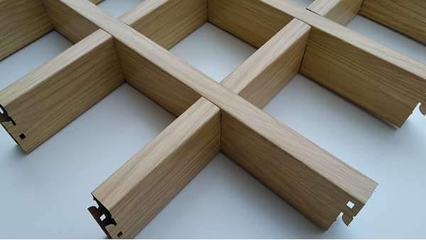 鋁格柵吊頂天花的優(yōu)點(diǎn)是什么