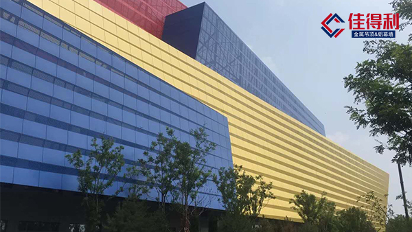 市面上的氟碳鋁單板幕墻都有哪些優(yōu)良性能？