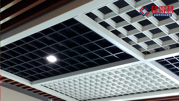 到底鋁格柵和鋁方通有什么區(qū)別？