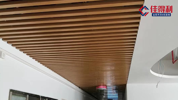 弧形鋁方通有什么特點呢？