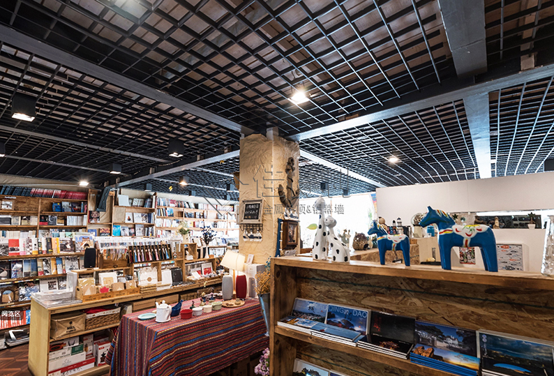 鋁格柵吊頂 (25) 鋁格柵吊頂 (25)