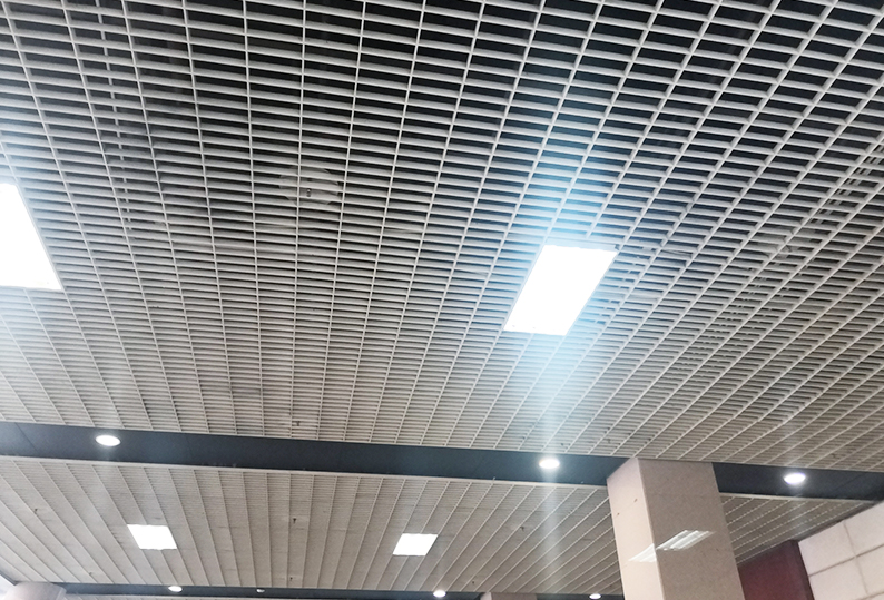 鋁格柵吊頂 (33) 鋁格柵吊頂 (33)
