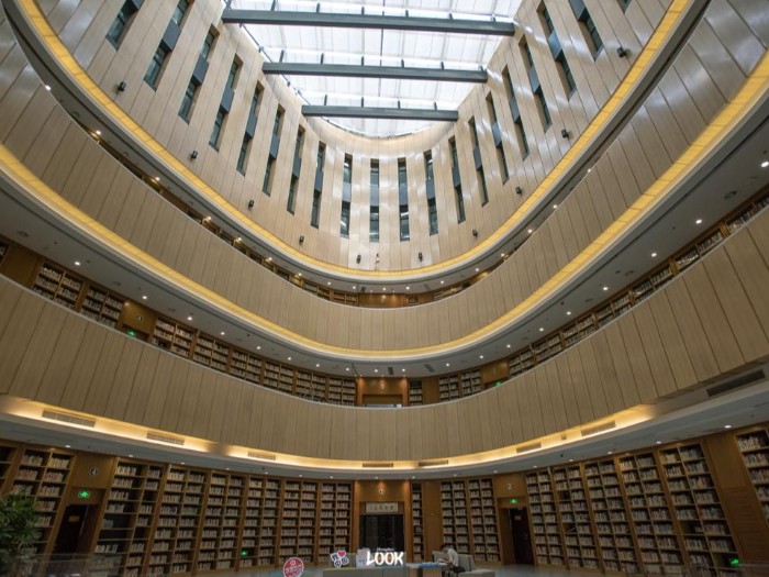 上海大學(xué)室內(nèi)幕墻吊頂項(xiàng)目