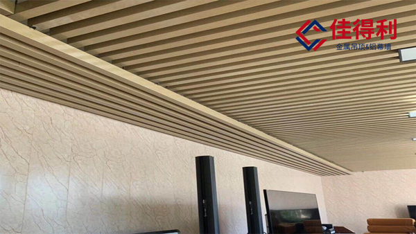 過道吊頂用鋁方通吊頂即實(shí)用又省錢