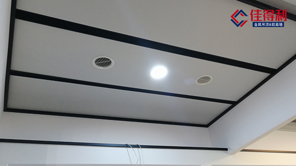 工程吊頂鋁礦棉復(fù)合板怎么選？